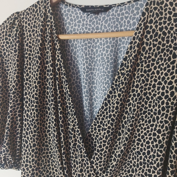 Peplum, balloon sleeve top, animal print - Picture 2 of 6